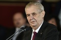 Nechali ho v tom samého: Ústavní činitelia nepodporili Zemanovo zrušenie uznania Kosova