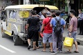 Filipínčanom tečú nervy z katastrofálneho stavu dopravy: Rada prezidentovho hovorcu ich vytočila už úplne