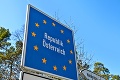 Rakúsko o pol roka predĺži kontroly na hraniciach s Maďarskom a Slovinskom