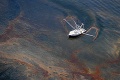 Pri pobreží Brazílie objavili vyše sto ton rozliatej ropy: Nik netuší, odkiaľ sa vzala