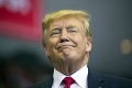 Poriadny prešľap Donalda Trumpa: Na mítingu si omylom uťahoval z vlastného priaznivca