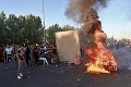 Násilné protesty a útoky v Bagdade vrcholia: Ozbrojenci prepadli redakciu televízie al-Arabíja