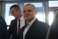 Je rozhodnuté! Mazurek v parlamente končí, súd mu sprísnil trest za extrémistické trestné činy