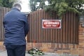 Pred dom Karla Gotta († 80) ľudia kladú kvety: Česká vláda bude schvaľovať štátny smútok