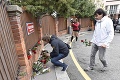 Pred dom Karla Gotta († 80) ľudia kladú kvety: Česká vláda bude schvaľovať štátny smútok