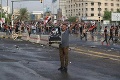 Iracká polícia rozháňala dav ostrou streľbou: Tvrdý zásah si vyžiadal stovky zranených