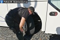 Neznáme osoby v autobuse s českými turistami: Polícia zadržala v Bratislave dvoch migrantov