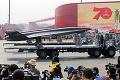 Komunistická Čína oslavovala 70 rokov veľkou vojenskou prehliadkou: Peking ukázal tajné zbrane