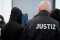 Ostro sledovaný proces: V Nemecku súdia 8 neonacistov za plánovanie ozbrojeného povstania