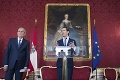 Rakúsko má po škandále dočasnú menšinovú vládu: Noví ministri zložili sľub