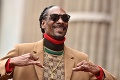 Taký príspevok od rapera Snoop Dogga nečakal nikto: Zdieľal záber z filmu Slunce, seno a pár facek!