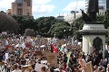 Demonštrácie na Novom Zélande: Desaťtisíce školákov i dospelých bojovali za ochranu klímy