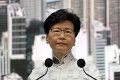 Lamová varuje aktivistov pred porušením sporného zákona, Pompeo hovorí o orwellovskom kroku Číny