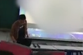 Kolosálny trapas počas prednášky: Učiteľ omylom pustil žiakom tvrdé porno!