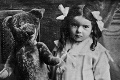 Ida Goring († 101) strážila plyšiaka od otca až do svojej smrti: 103-ročného medvedíka vydražili za 1 200 €