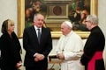 Pápež František poslal po Kiskovi dar pre odvolaného arcibiskupa: Reakcia šokovaného Bezáka
