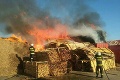 Hasiči už druhý deň bojujú s požiarom pri teplárni v Trebišove: Ohrozil oheň dodávky tepla?