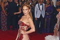 Speváčka Jennifer Lopez oslavuje okrúhle narodeniny: Verili by ste, že má 50?