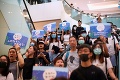 Nepokoje neutíchajú: Demonštranti v Hongkongu chcú prerušiť dopravu na letisko