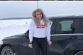 Masaker na ľade: Sexi hokejistka sa na ihrisku pobila ako hviezda MMA