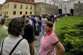 Na Bratislavskom hrade spustili predaj nulovej bankovky: Šialené! Pre tento motív stáli zberatelia v rade celý víkend
