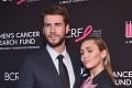 Fešný herec si lieči zlomené srdce v Austrálii: Drsné detaily rozchodu s Miley Cyrus!