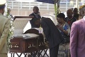Mugabeho († 95) pohreb sa odkladá: Exprezidenta pochovajú až o mesiac