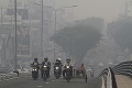 Indonéziu sužujú požiare: Pre dym museli zavrieť letisko na ostrove Sumatra