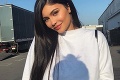 Pikantná fotka najmladšej miliardárky: Kylie Jenner odhodila všetky zábrany aj oblečenie