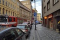 Ľudia v Prahe sa priotrávili neznámou látkou: Zasahovať museli hasiči