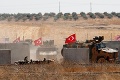 Na turecko-sýrske hranice dorazili obrnené vozidlá a vrtuľníky: Čo sa to tam deje?
