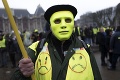Žlté vesty opäť protestujú: Zasahovala polícia, musela použiť vodné delá