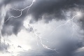 SHMÚ vydal výstrahu pred búrkami: Ktorých troch okresov sa týka?