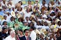 Pápež na turné po afrických krajinách: František pricestoval na Madagaskar