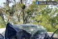 Fatálna dopravná nehoda pri obci Voľa: Z auta ostal len šrot, vodič nemal šancu prežiť
