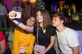 Veľká FOTOgaléria z bujarej markizáckej párty: Emma Drobná a Evelyn v sexi minišatách