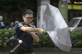Taiwanon sa prehnal tajfún Bail: 30 000 domácností je bez elektriny