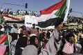 Protestujúci v Sudáne hrozia generálnym štrajkom: Vojenská rada kopíruje zosadený režim