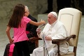 Dievčatko v ružovom si pred pápežom dovolilo, čo málokto: Nevídaná reakcia Františka