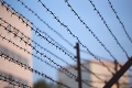 Z nemeckej väznice utiekol zločinec: Vďaka špeciálnej pomôcke prekonal 5 metrov vysoký múr