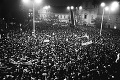 Pred 33 rokmi sa začala Nežná revolúcia: Študenti na Slovensku vyšli do ulíc už o deň skôr