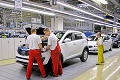 Kia prepúšťa, vo Volkswagene sa bude robiť menej: Dve automobilky zastavujú nábor ľudí