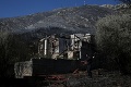 Obrovský požiar v Grécku je pod kontrolou: Plamene zastavili na predmestí Atén
