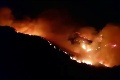 Na ostrove Gran Canaria hasia obrovský lesný požiar: Evakuovali už tisíc ľudí