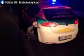 Vodič narazil do odstaveného policajného auta: V dychu mu namerali takmer dve promile