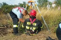 Náročná záchrana so šťastným koncom: Srnku v šachte ratovali hasiči