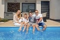 Miroslava Almásy ukázala dom s bazénom: Záclonu treba zvešiavať s lešením