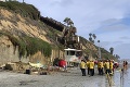 V Kalifornii sa zrútila časť útesu na obľúbenú pláž: Traja ľudia zahynuli