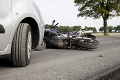 Nehoda v Česku: Mŕtvy motorkár († 46) ležal pri ceste niekoľko dní