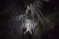 V Izraeli objavili najdlhšiu soľnú jaskyňu na svete: Vedcom sa v nej naskytol úchvatný pohľad